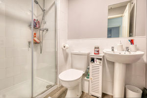 Master Ensuite- click for photo gallery
